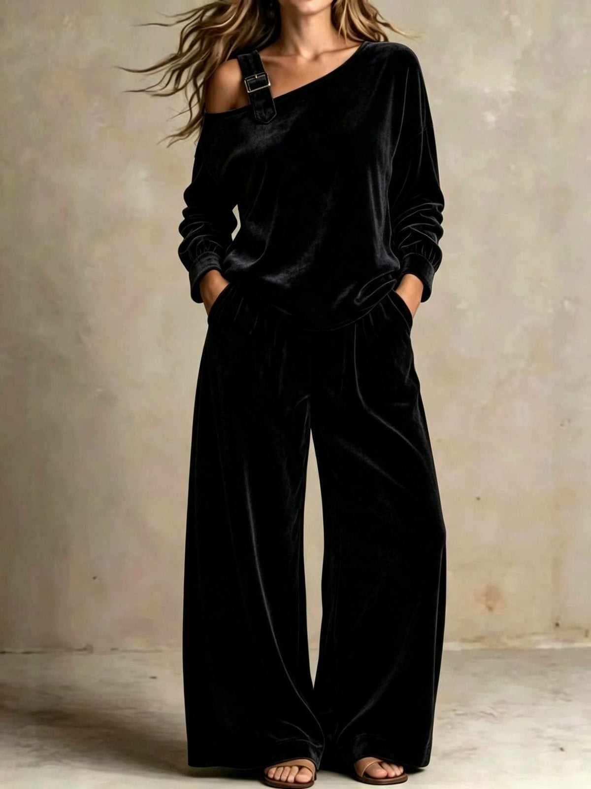 Finiks Gravity | Women's Velvet Off-Shoulder Two-Piece Pants Set | Product image 5